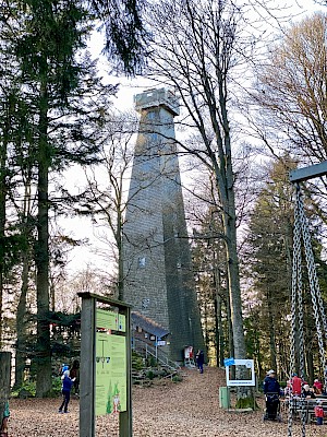 Hölzerner Aussichtsturm am Brotjacklriegel